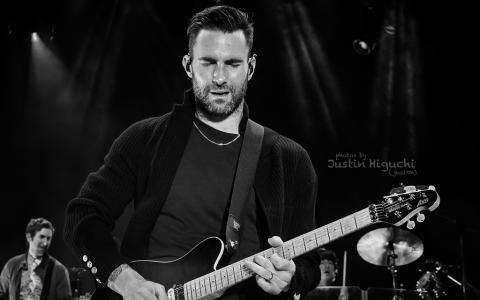 MAROON 5